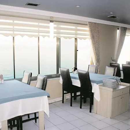 Lord Hotel *
