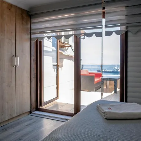 Lord Hotel *